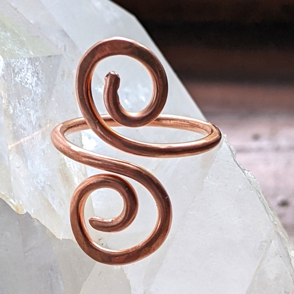 Artisan Copper Spiral Ring Handmade Unisex Jewelry - Picture 12 of 13